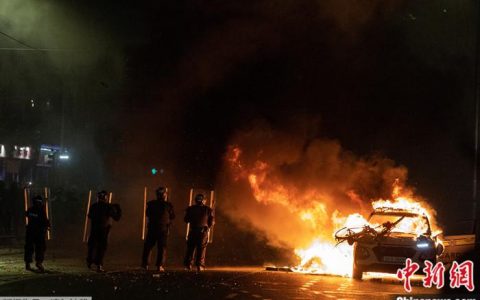 在线配资 爱尔兰都柏林持刀袭击事件致5人伤 引发反移民骚乱
