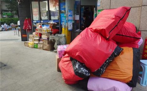 年货不能停！快递业纷纷宣布“春节不打烊”，一半快递员将坚守！
